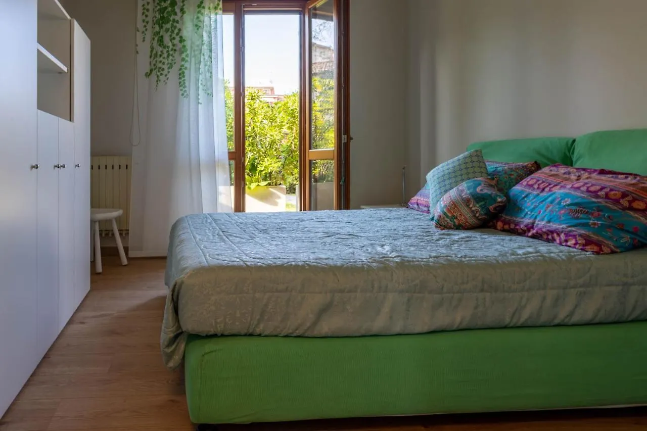 Lilly House Garden Apartment Moniga del Garda