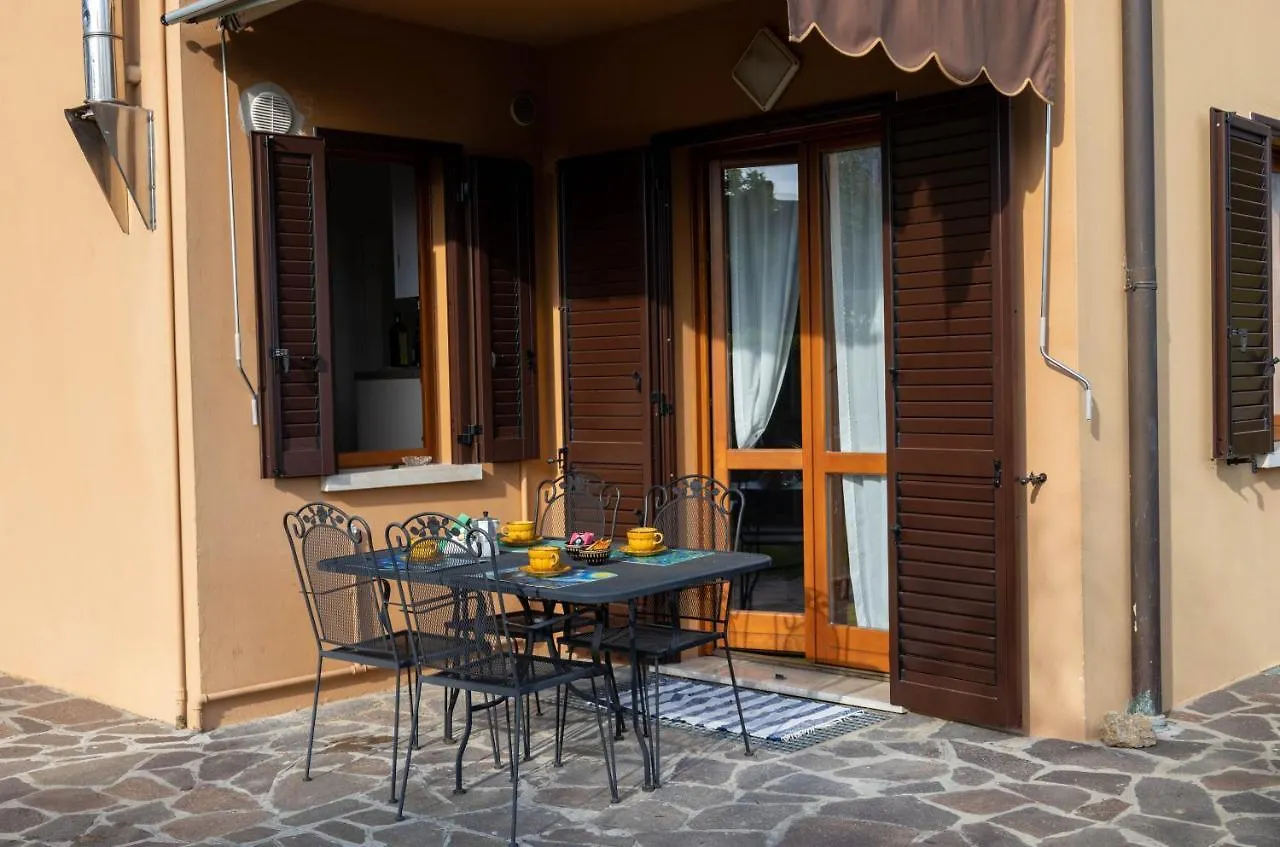 Lilly House Garden Apartment Moniga del Garda