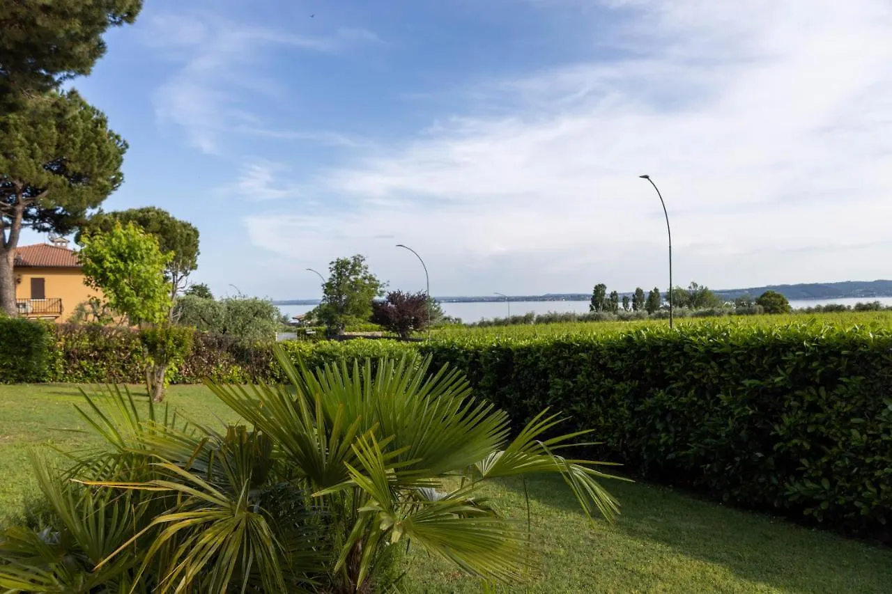 Lilly House Garden Apartment Moniga del Garda