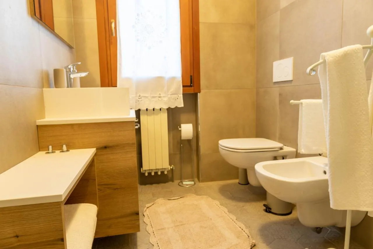 Lilly House Garden Apartment Moniga del Garda