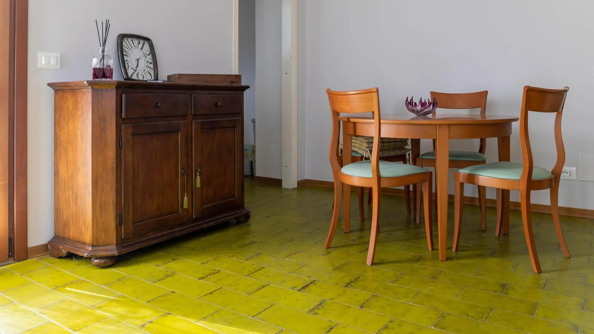 Lilly House Garden Apartment Moniga del Garda